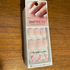 ImPRESS Press on manicure